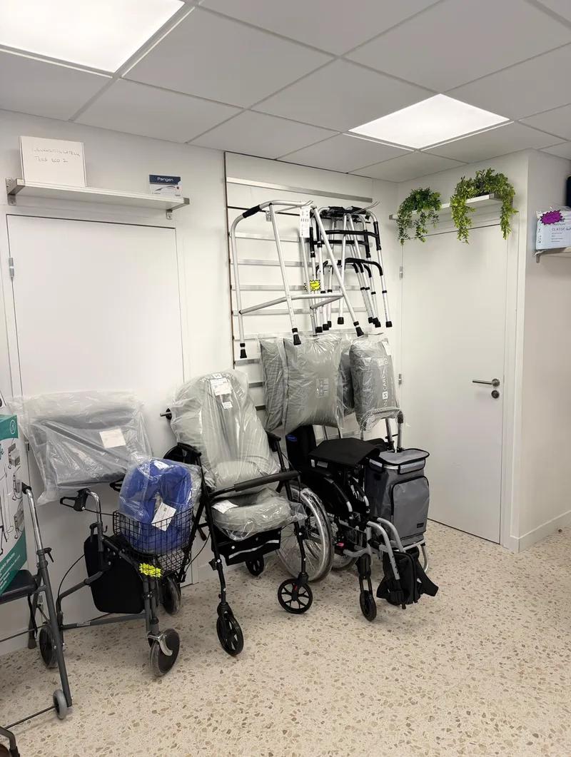 Fauteuils roulants, rollators et déambulateurs